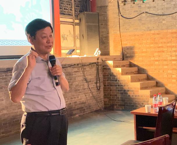 活动开场,平遥煤化董事长郭兴银致开场辞,真挚感谢晋中建行为企业带来