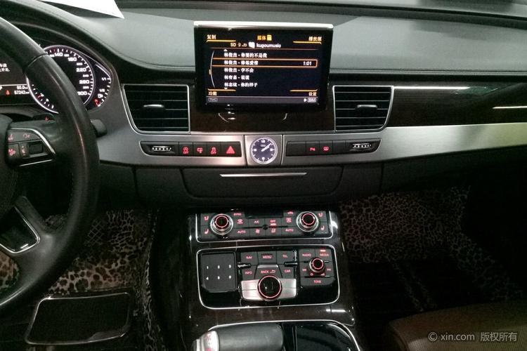 奥迪a8(进口)空调及多媒体调节区
