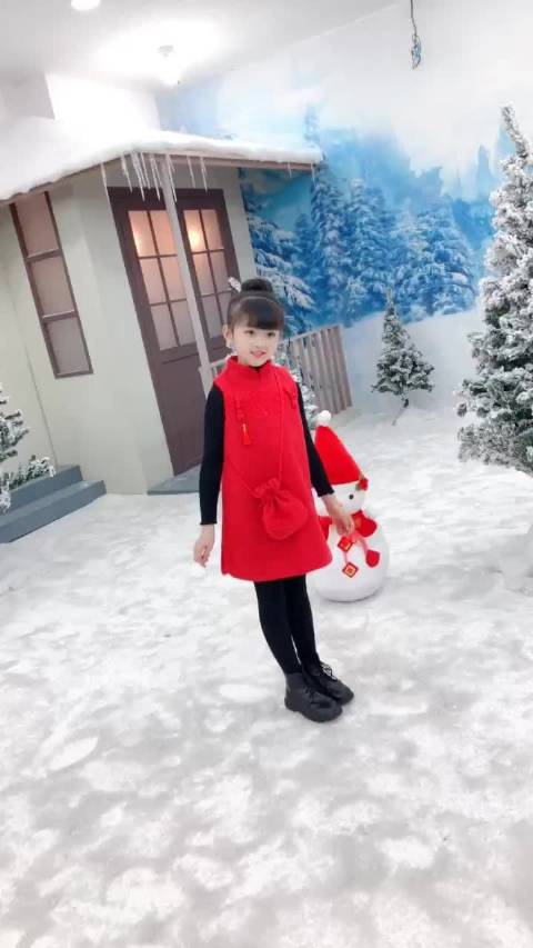 陪果长大的娜娜            2-11 16:28 来自 童模雷萍萍