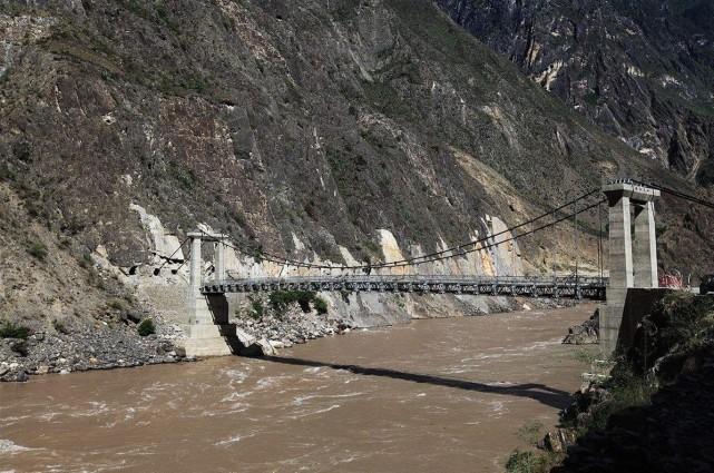 怒江大桥:武警24小时把守,全程禁止拍照,这背后到底有何隐情?