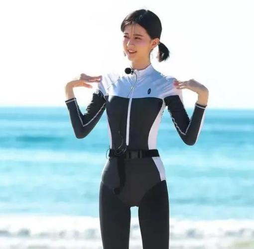 有一种腿精叫乔欣当她穿上紧身潜水泳装以为自己看花了眼