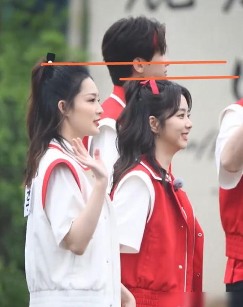 162谭松韵与166李沁同框身高差咋回事谎报身高的站出来