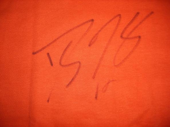 【地震慈善拍卖】nba魔术队球星"德怀特·霍华德亲笔签名t恤-s码-0元