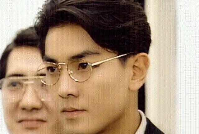 郑伊健年轻时候的短发照片被疯传!网友:帅到爆炸