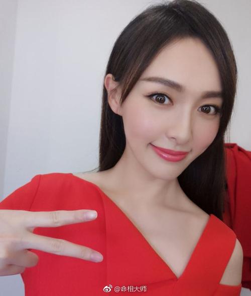 杨幂姐妹唐嫣面相简单分析,木形格局偏于阳性,木生火