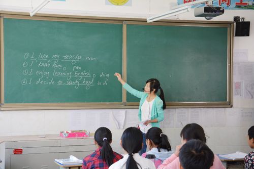 第十批特级教师后备人选李均亚老师工作团队送教下乡