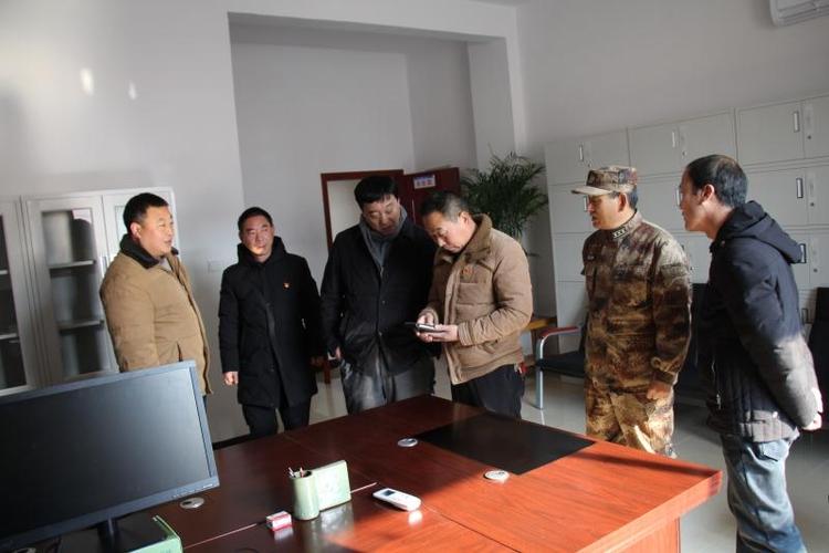 李局长带领张旭政委,赵海涛同志来到优抚股,询问退役军人信息采集情况