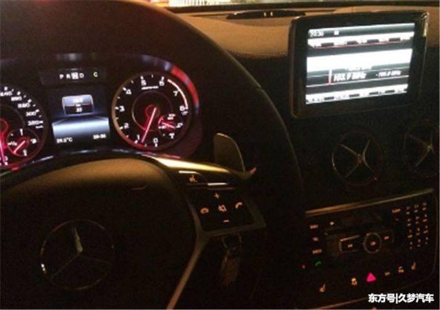 夜晚偶遇奔驰g63,看到车主在跳"海草舞",网友称:比车美