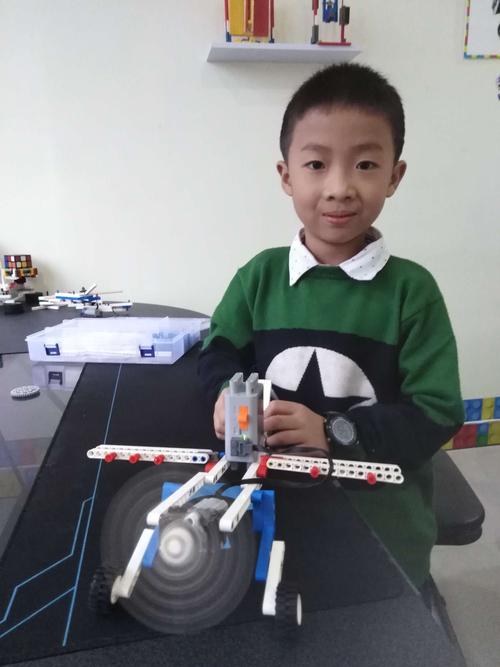 乐高动力机械组:螺旋桨飞机