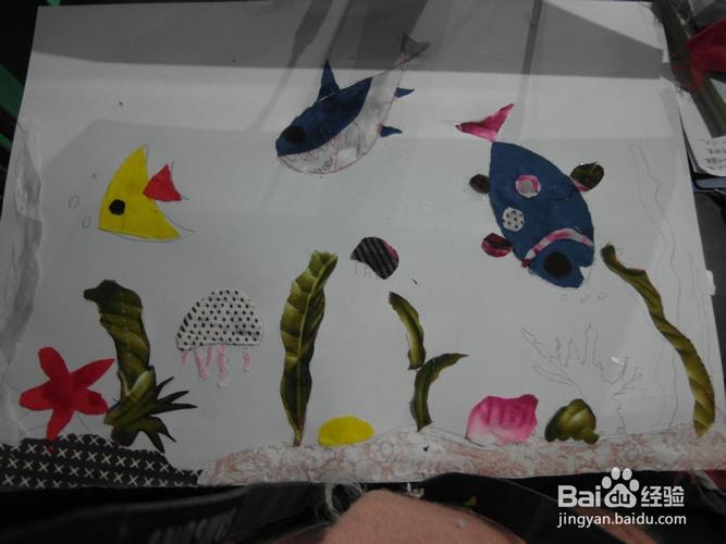 美术小组布贴画----海低世界