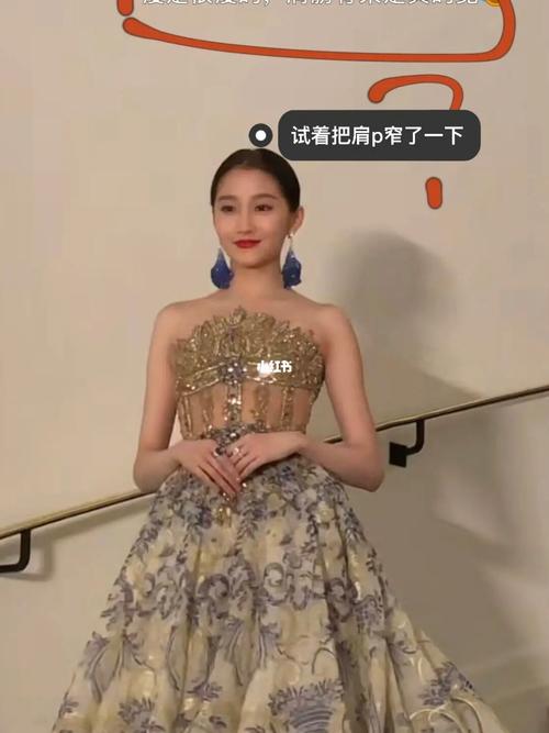 关晓彤肩宽?有没有想过这个可能_肩宽_关晓彤_衣架_娱乐_明星娱乐资讯