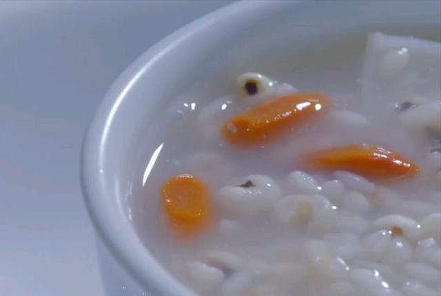 薏米百合粥甘甜清香细腻软面美容养颜