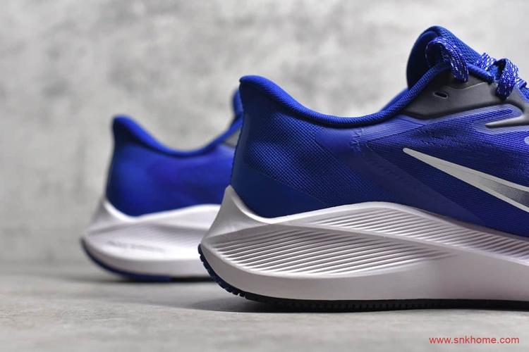 nikeairzoomwinflo耐克登月7代白蓝跑鞋耐克训练鞋耐克登月跑鞋货号cj