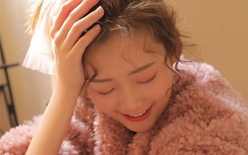 可爱元气少女图片桌面壁纸