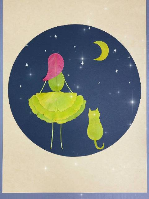 银杏叶拼凑的星空下的女孩和猫,你们喜欢吗?