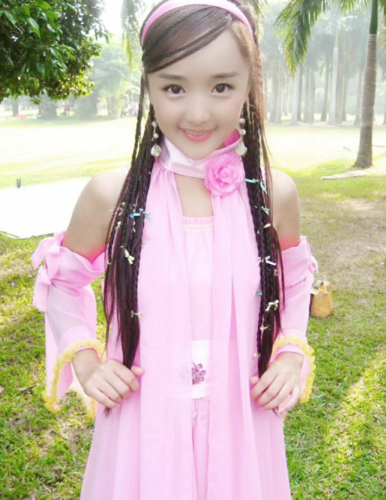 还有人记得魔仙小蓝吗?如今自己当导演,十几年过去却还在扮魔仙