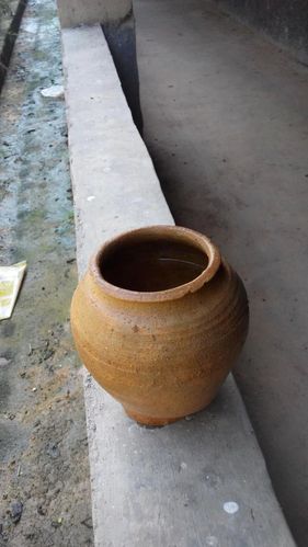 古代陶罐求鉴定年代和价格,谢谢