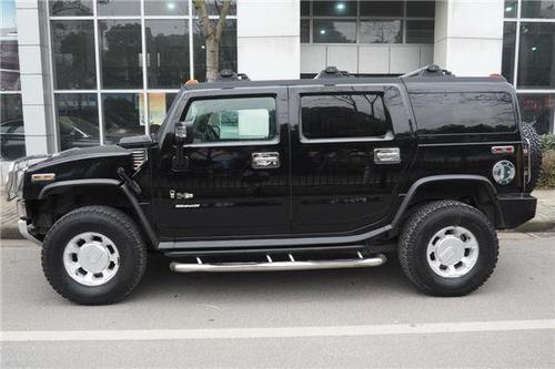 2000年,推出了hmmwv的民用车hummer,即悍马越野车,由于其运行性能优异