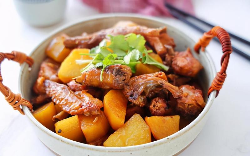 土豆炖鸡块