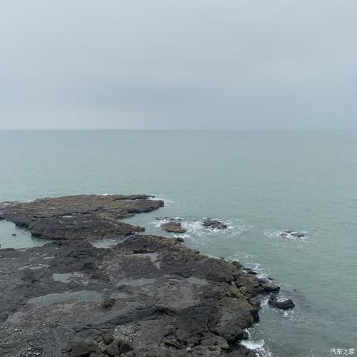 一家人驾驶爱车缤越打卡网红景点——漳州火山岛旅游景区