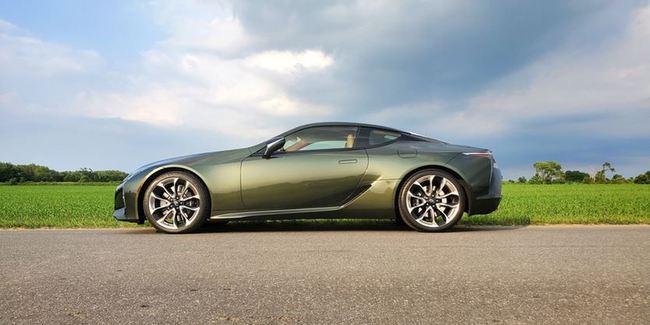 2021款雷克萨斯lc500双门轿跑车拥有优雅的后现代主义美感