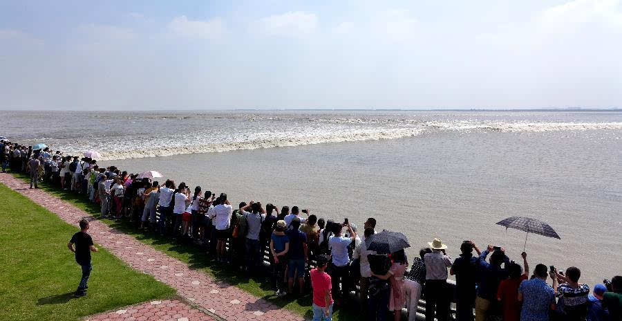 中秋佳节钱塘观潮