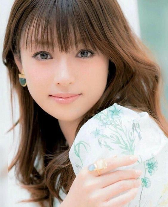 时尚杂志《美人百花》,简直是日本美女明星的聚集地