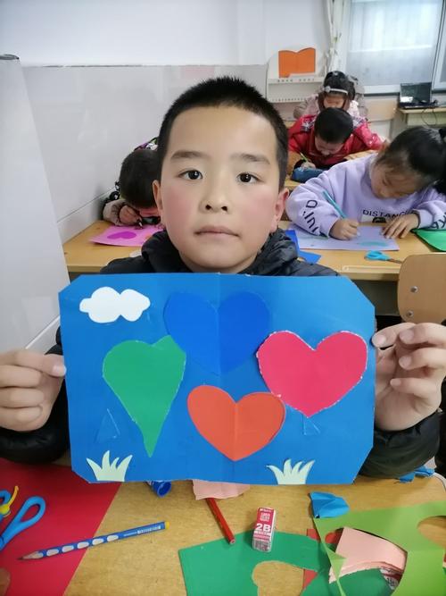 快乐作文二年级体验课第四次课——《做贺卡》