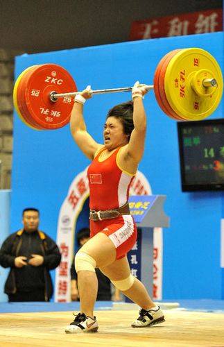 组图:周璐璐展现女大力士风采 平世界纪录夺冠