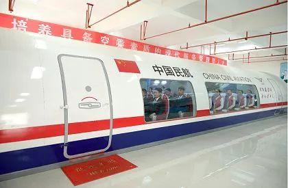 学校和航空铁路,京东等用人单位校企合作,定向培养,向大理地区特招50