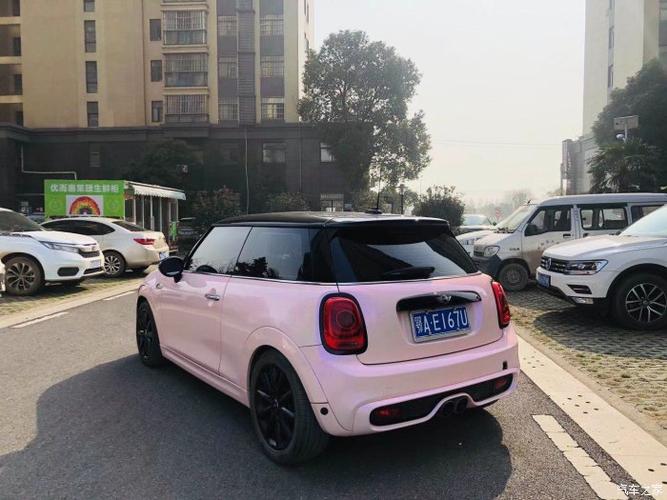汽车之家16岁生日快乐小姐姐的宝马mini贴粉色车膜