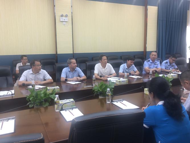 海口市应急管理局局长王晓龙带队检查指导假日海滩"端午节万人洗龙水"