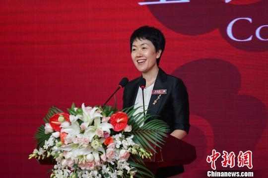 中共中央对外联络部信息传播局局长孙海燕参与论坛.