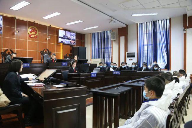 案件直击印江法院公开开庭审理一起12人涉电信网络诈骗案