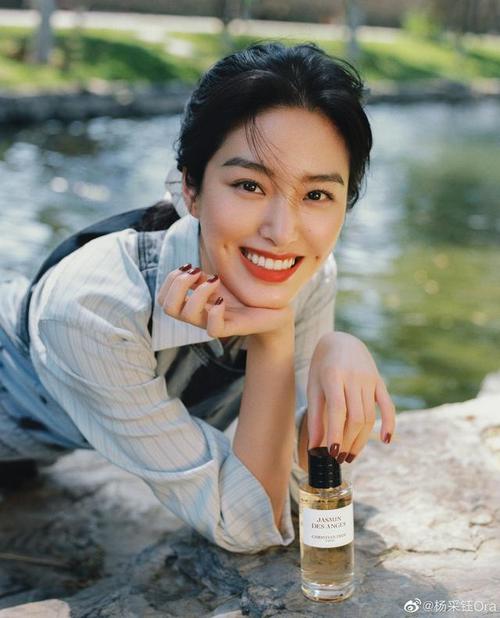为大荧幕而生的容颜-气质女星杨采钰