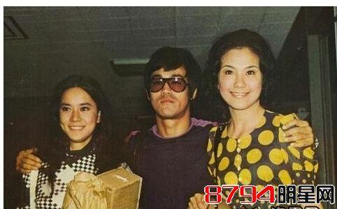 才走出了这个阴影当中,但这段婚姻对于丁佩来说彩滓 > 向咏恒老公