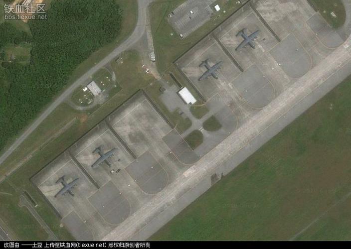 异常清晰的美帝嘉手纳空军基地卫星照,料是相当的猛