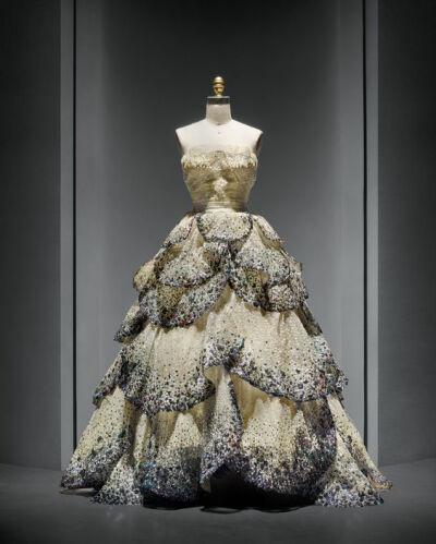 1949年的christian dior晚礼服