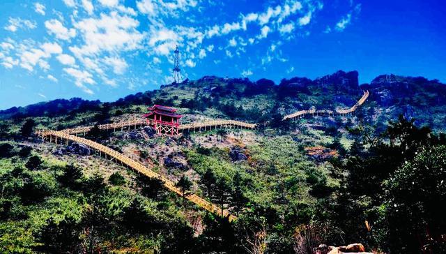 福建德化县九仙山风景区被称 "奇如黄山,秀如泰山,险