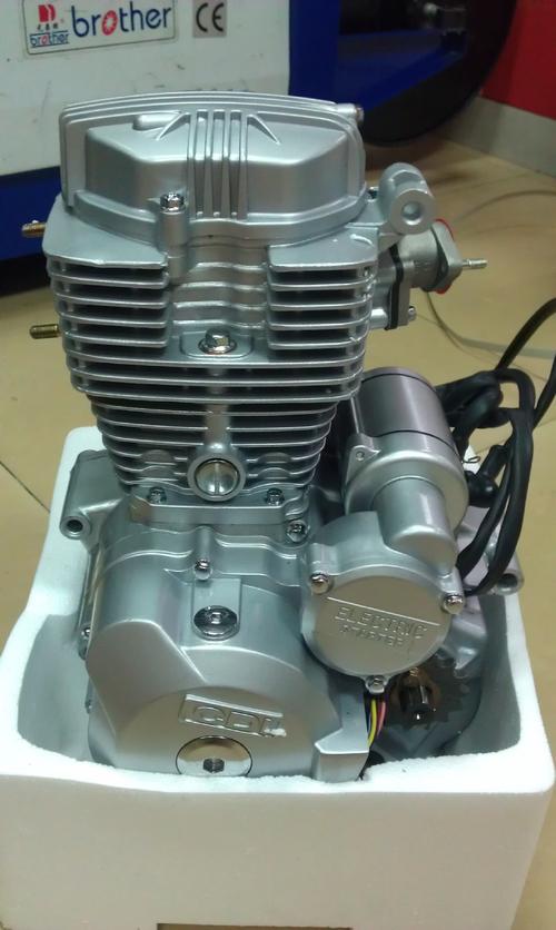 优质配套摩托车cg150发动机电启动银白色风冷