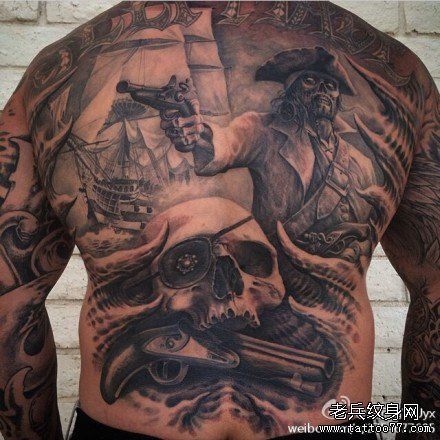 满背龙之怒纹身图案