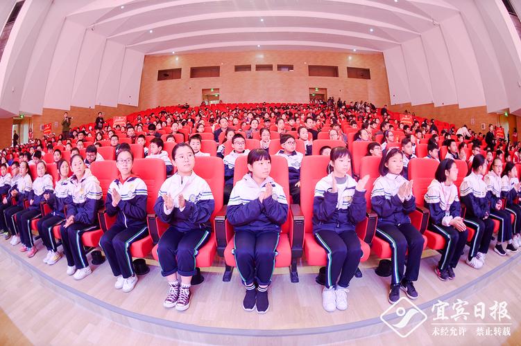 观众们热烈的掌声-x