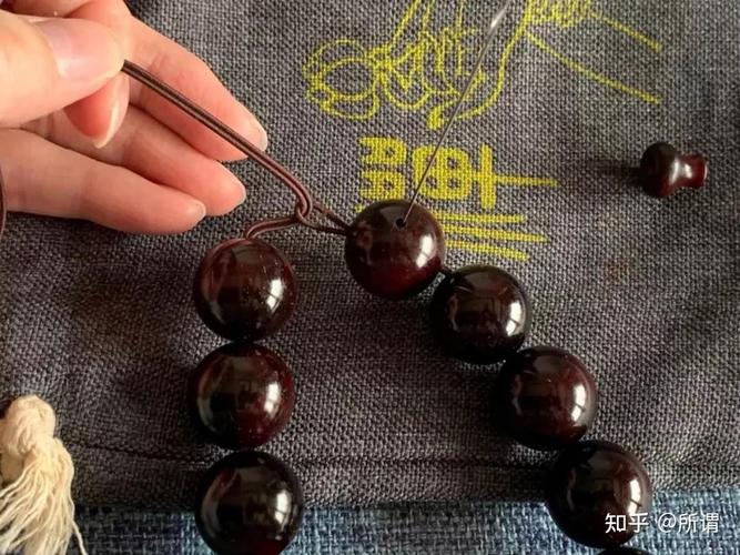 小叶紫檀手串三通穿法图解