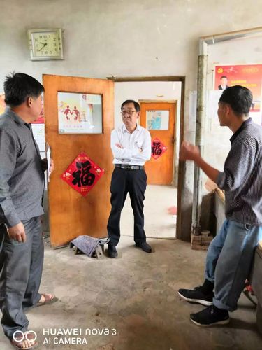副县长卢绪龙,县政协党组副书记,副主席赵百顺到汪湖镇督查精准扶贫和