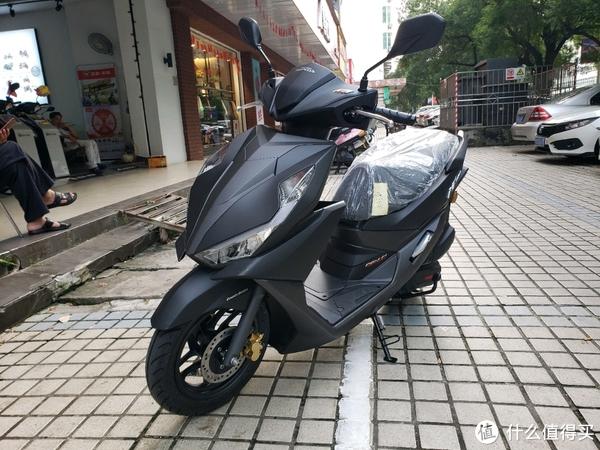 国庆探店万元运动踏板摩托车哪款值得买
