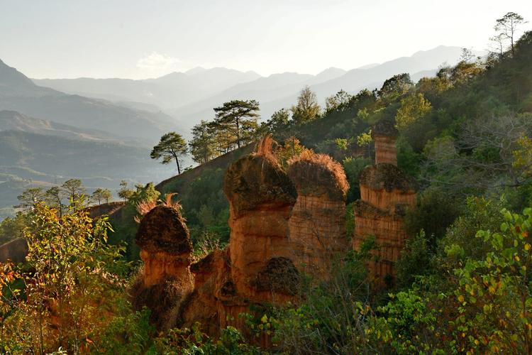 云南临沧市永德县永康镇土林(土佛)