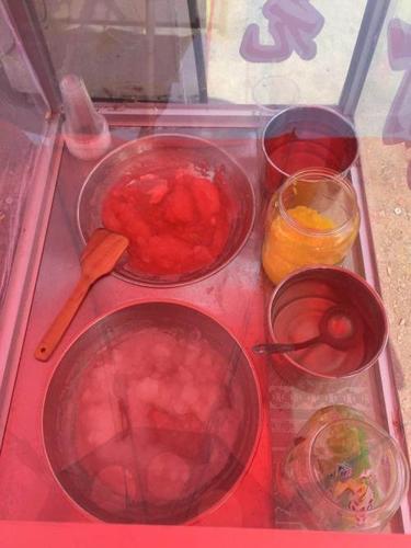 炒冰机是两个缸的 老式锅型的 制冷快