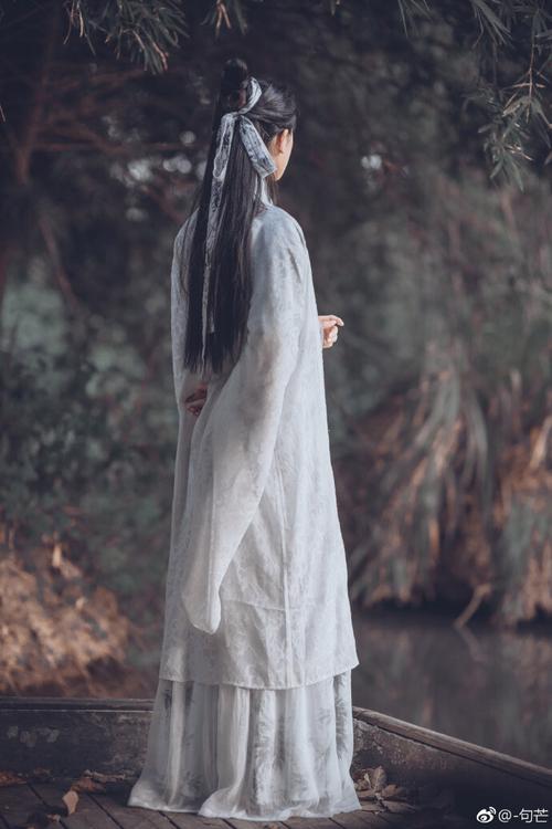背影.侧影.远景.古风.古装.汉服.男子