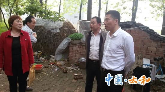 县委常委,常务副县长刘牧愚到双浮镇视察扶贫工作