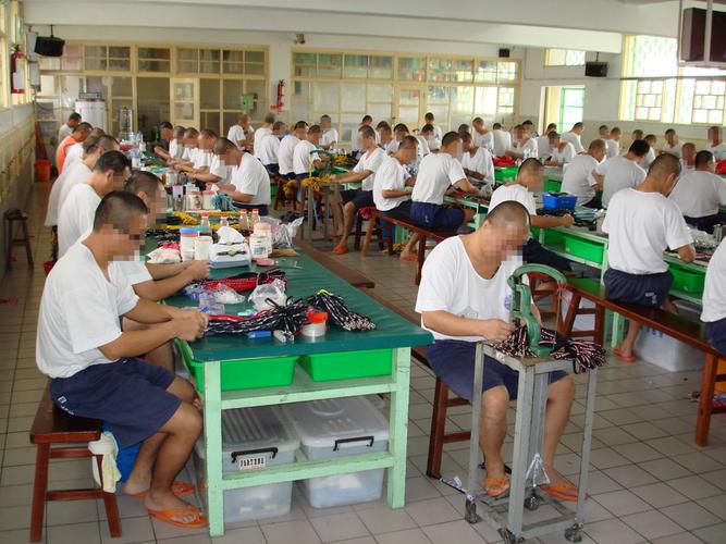 台湾的监狱里面都在干嘛?超真实劝世文「看完吓死」有